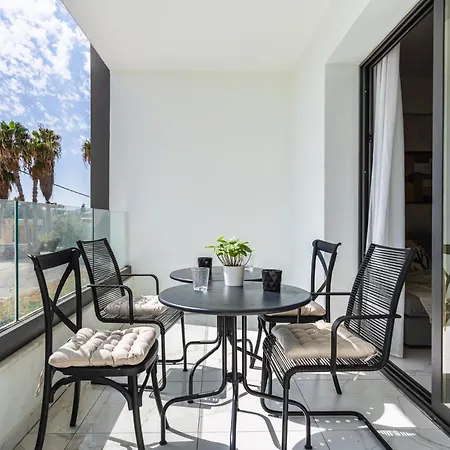 Vervana 2-bedroom * Ларнака